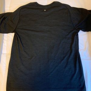 Men’s Lululemon metal vent shirt